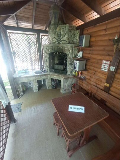 Дом 300 м² на участке 8 сот.