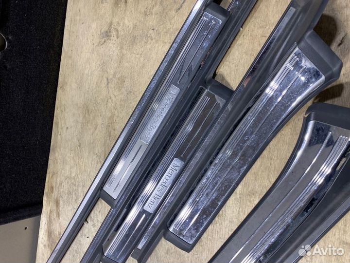 Накладка на порог салона Mercedes-Benz S-Class