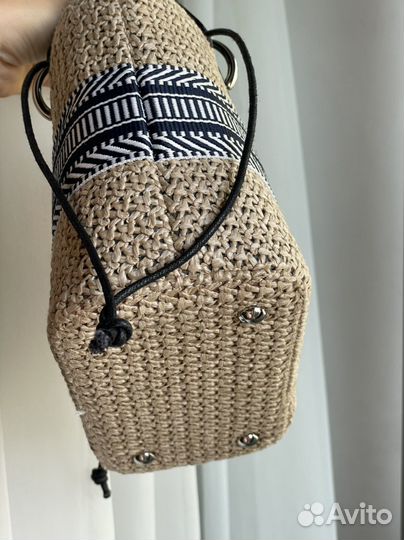 Сумка плетёная на ножках