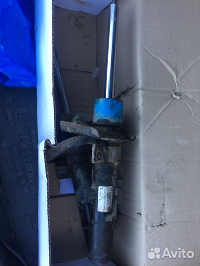 Стойки передние пара Форд фокус 3 2011-2013 год