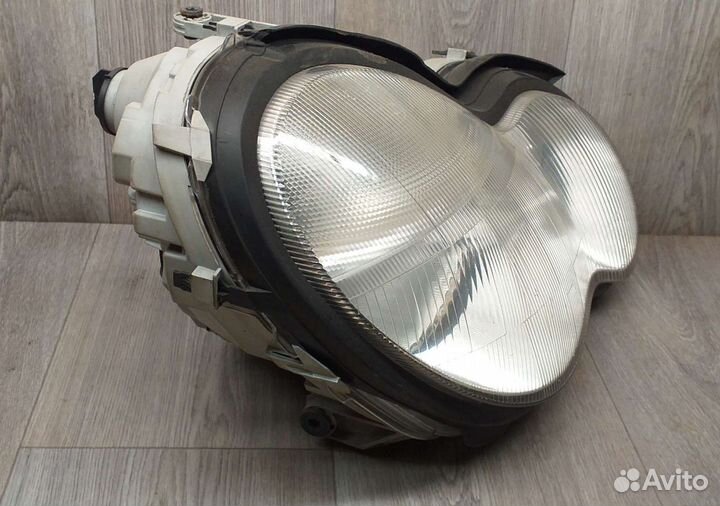 Mercedes-Benz C 180 фара