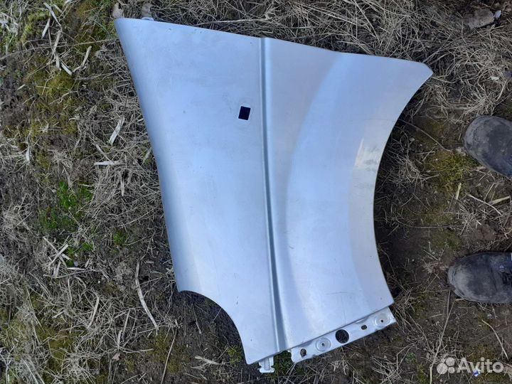 Крыло переднее левое Renault Trafic 2 Opel Vivaro