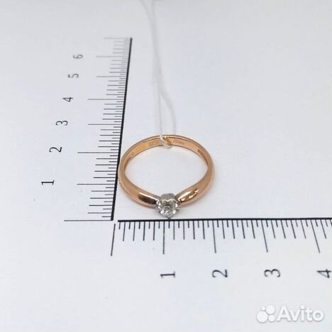 Кольцо с природным камнем Золото