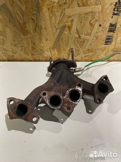 Коллектор впускной Renault Logan K7J 2006