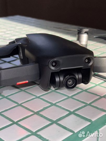 Квадрокоптер дрон DJI Mavic Air Pro Combo