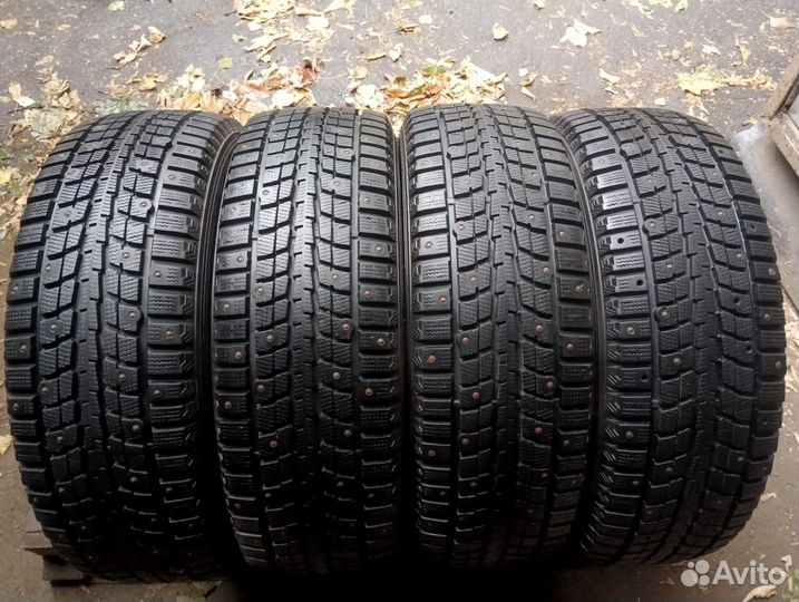 Dunlop SP Winter Ice 01 215/60 R16 95T
