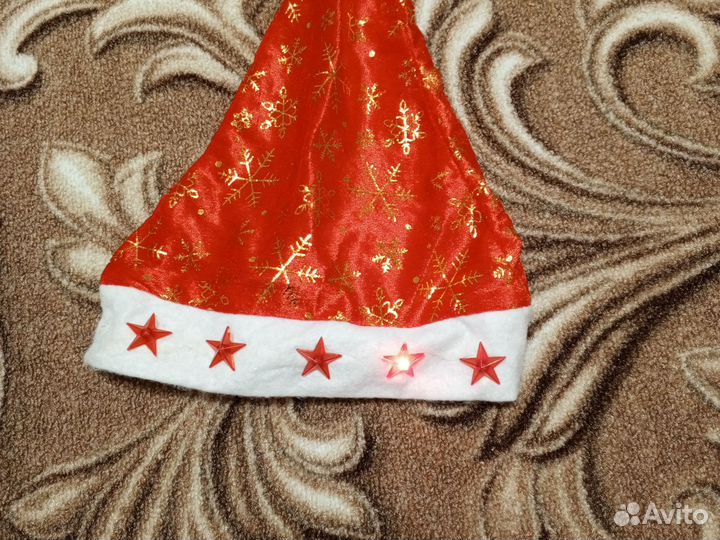 Новогодняя светящаяся шапка