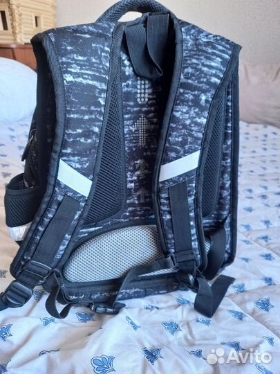 Продам рюкзак школьный