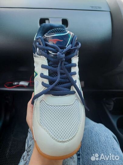 Волейбольные кроссовки