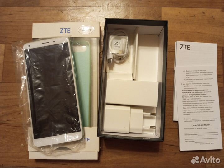 ZTE Blade V9 Vita, 3/32 ГБ