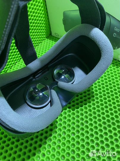 Очки виртуальной реальности Samsung Gear VR