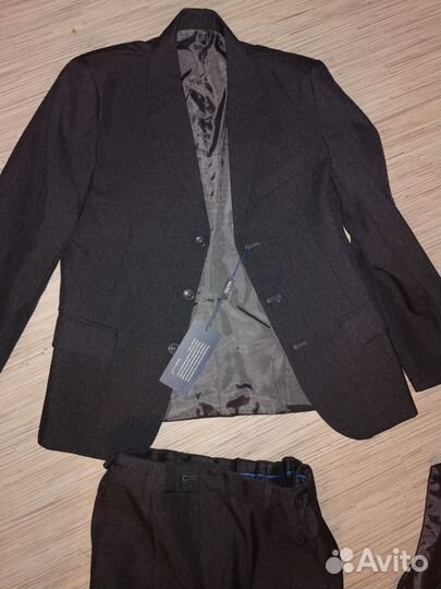 Костюм тройка