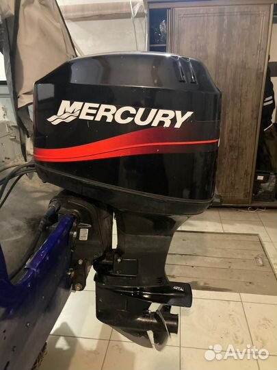 Продам лодочный мотор меркурий 50