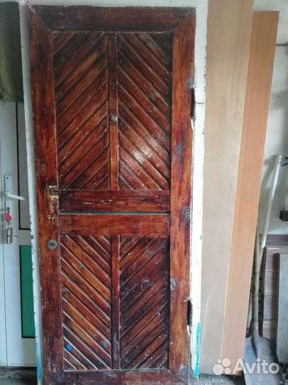 Дверь входная металлическая б/у