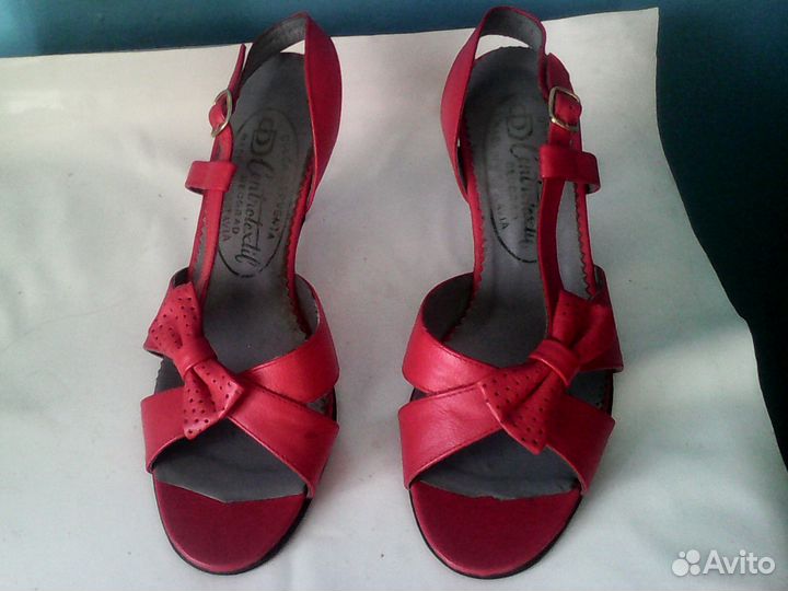 Босоножки модельные