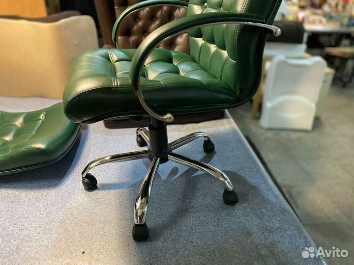 Офисное кресло