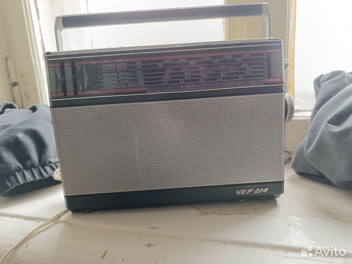 Радиоприемник старый