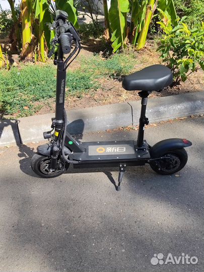 Электросамокат с сиденьем