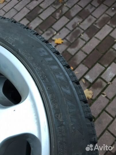 Bridgestone Blizzak TM-02 225/45 R17