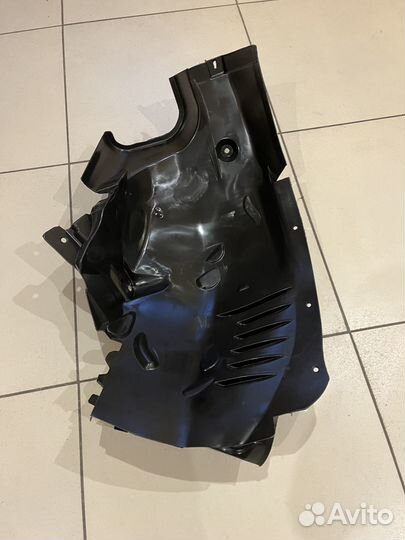 Правый передний подкрылок Mercedes W204 новый