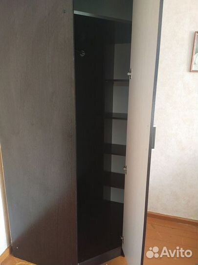 Угловой шкаф