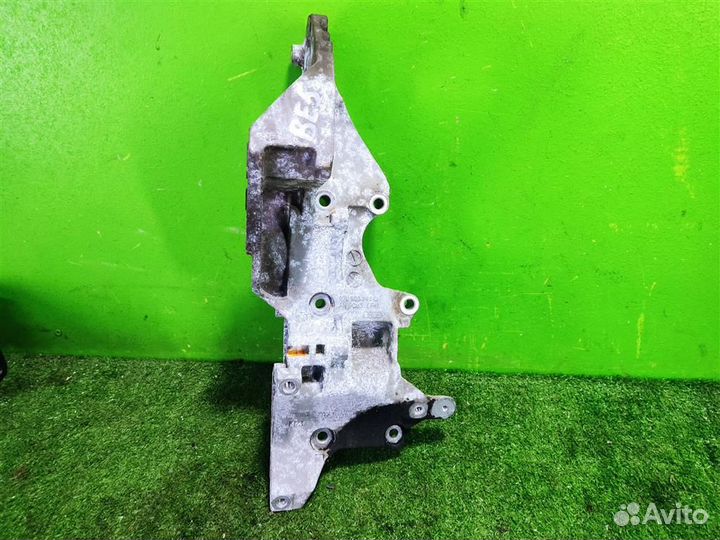 Кронштейн генератора volkswagen Caddy 3 2013
