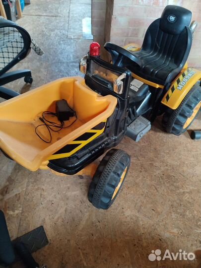Трактор детский электрический б/у