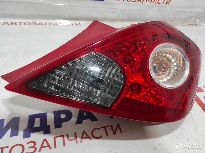 Фонарь задний правый Opel Corsa (D) 13186351. Дефект