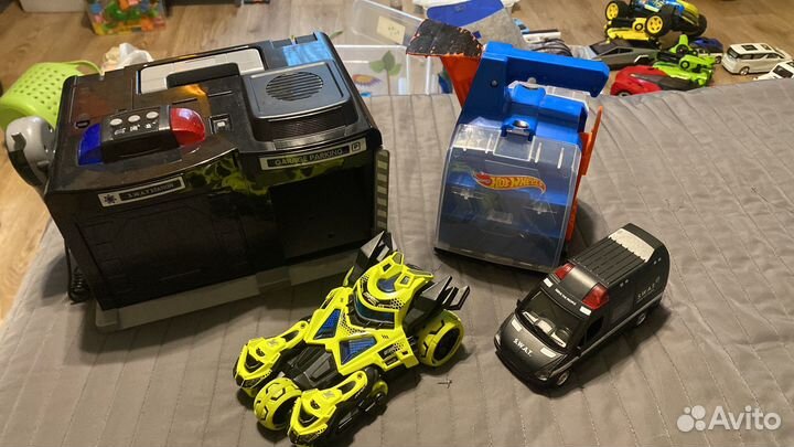 Гараж полицейский с рацией