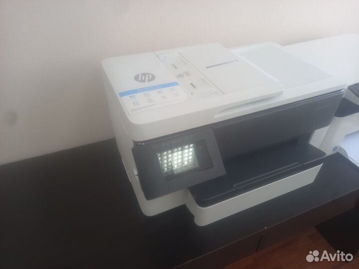 Цветной лазерный принтер hp7720