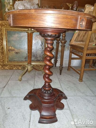 Столик коллекционный, 