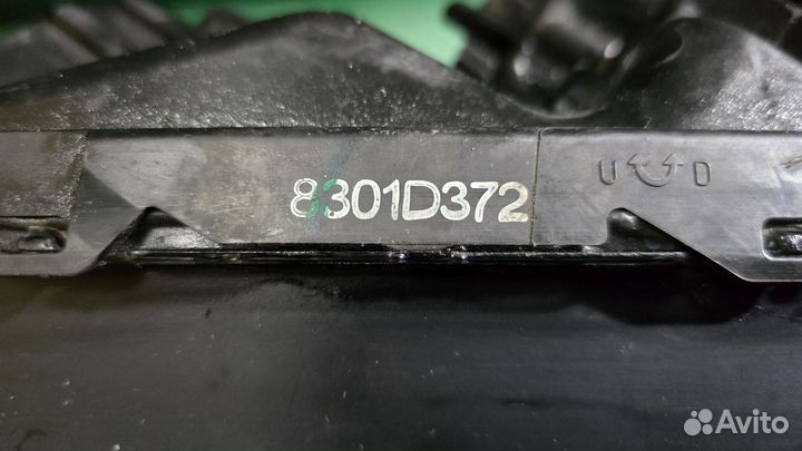 Б/У Б/У Фара передняя правая R L200/5 mitsubishi