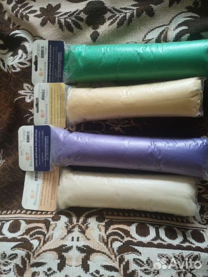 Акриловая шерсть для рукоделия разных цветов