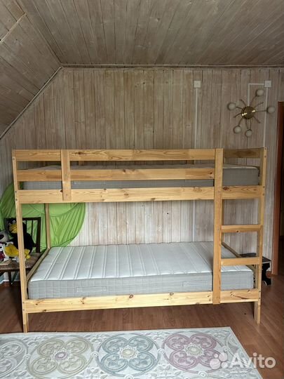Кровать двухьярусная IKEA из массива