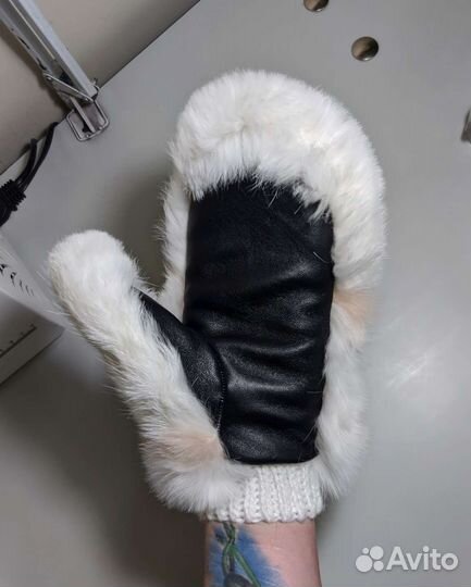 Варежки из кролика