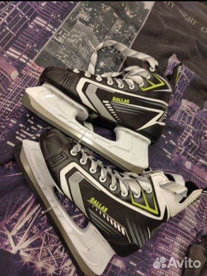 Коньки хоккейные