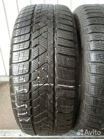 Pirelli Winter Sottozero 3 215/55 R17 98V