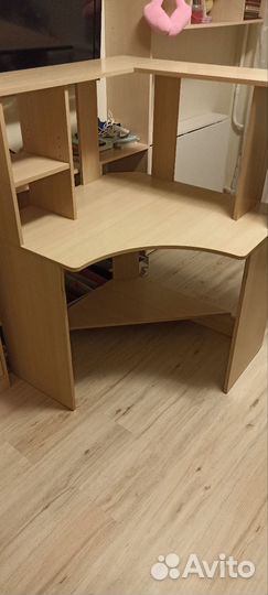 Письменный, компьютерный стол
