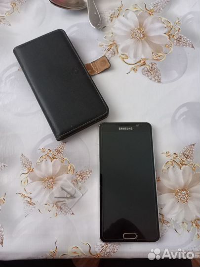 Телефон Samsung A7 2016