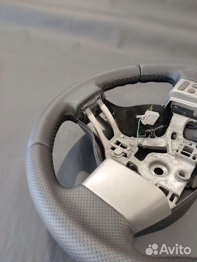 Руль Nissan tiida