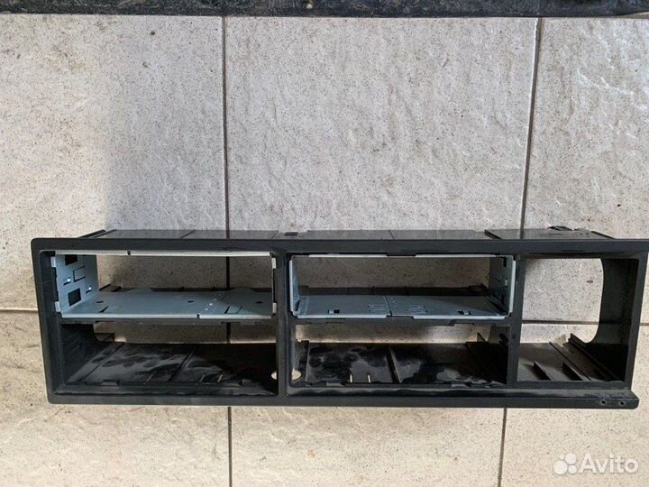 Рамка под радио Volvo Fh4