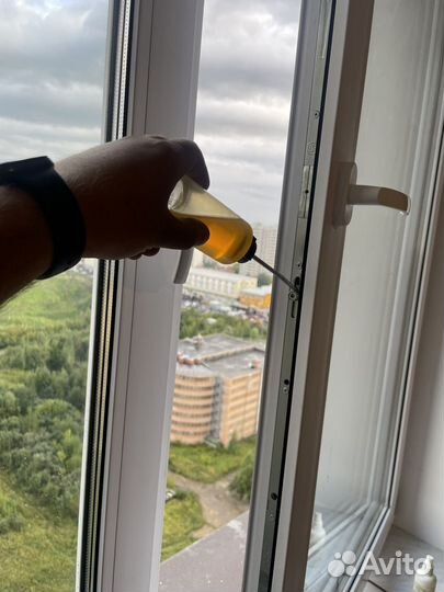 Мастер по ремонту пластиковых окон стеклопакеты