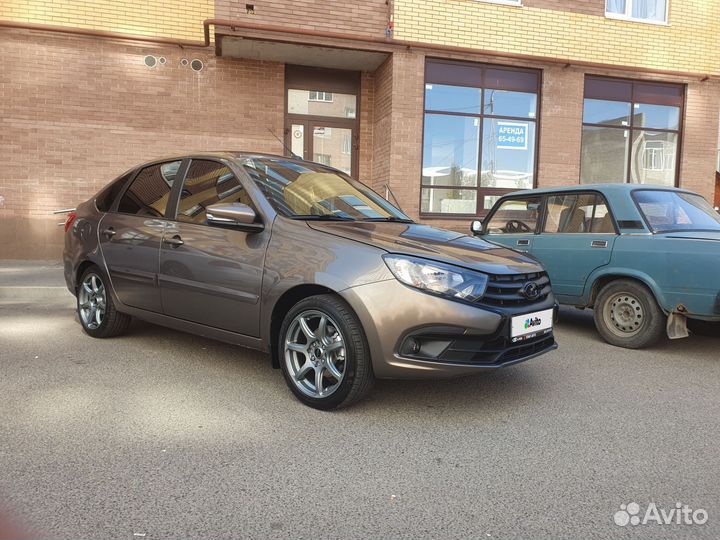 LADA Granta 1.6 МТ, 2019, 102 000 км
