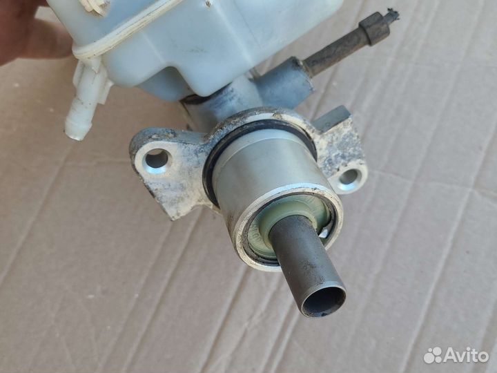 Главный тормозной цилиндр Opel Astra G Zafira A