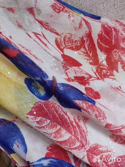 Палантин с пайетками 