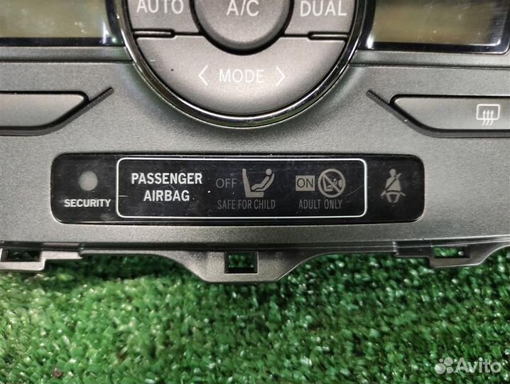 Блок управления климат-контролем Toyota Auris E15