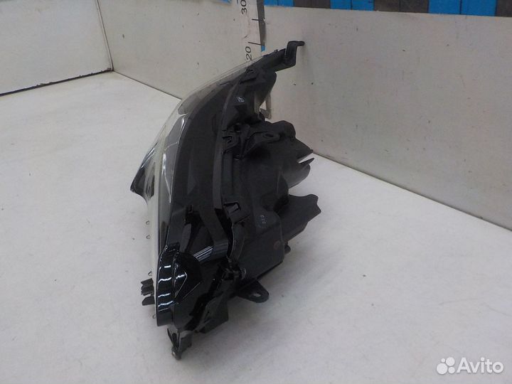 Фара правая Lexus NX200/NX200t/NX300/NX300h