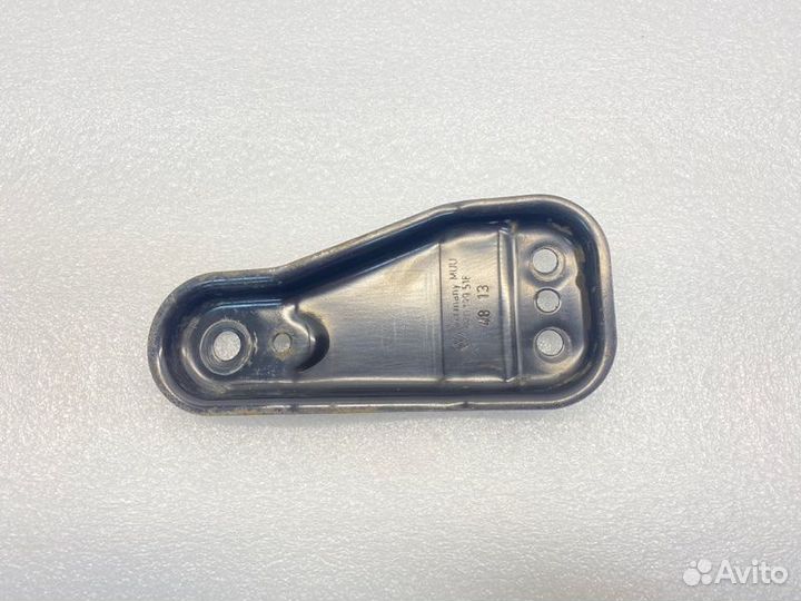 Кронштейн Volkswagen Polo седан 1.6 2014