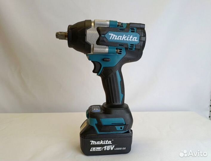 Аккумуляторный Гайковерт Makita 700Нм