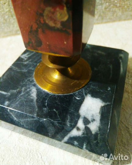 Натуральный камень яшма подсвечник